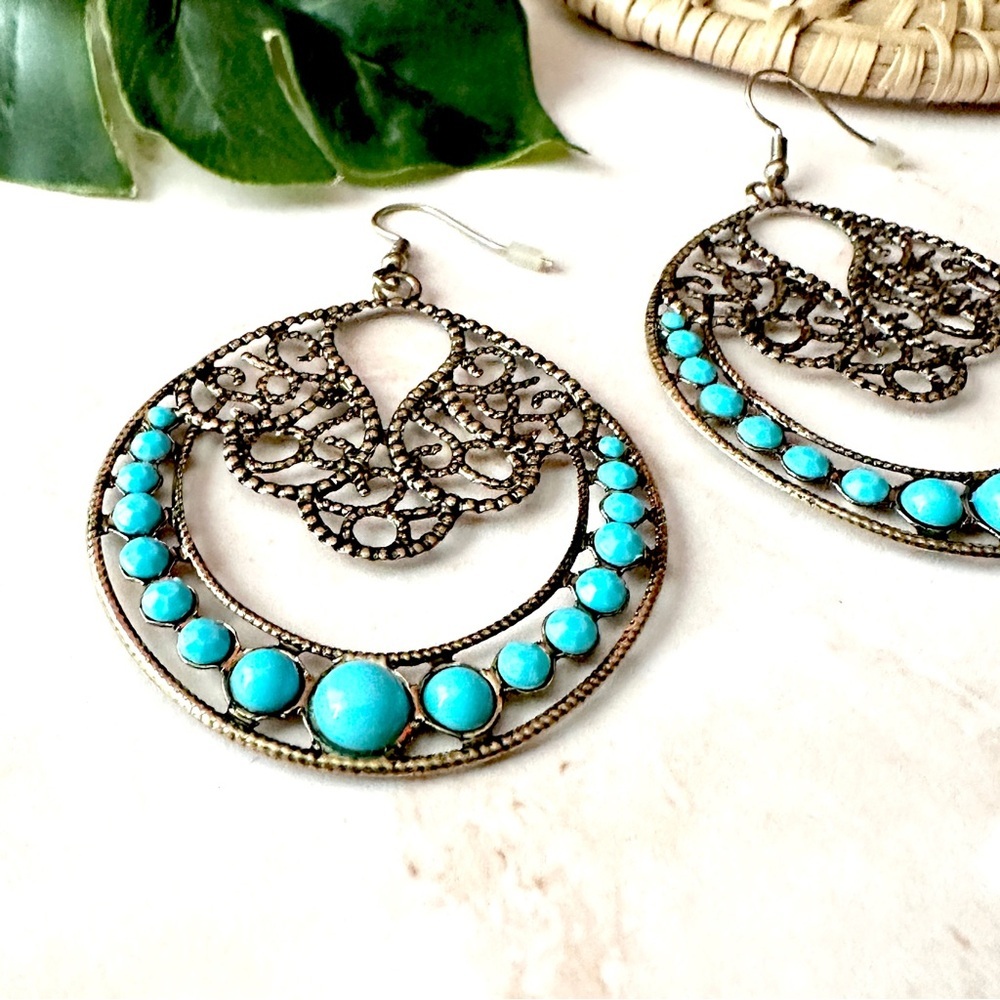 3/$22🩶 Western Turquoise Stone Antiqued Gold Tone Delicate Teardrop Earrings NEW - Picture 5 of 11